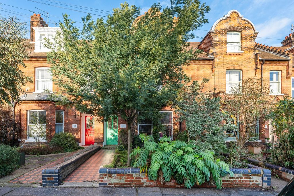 Property photo 1 of 33