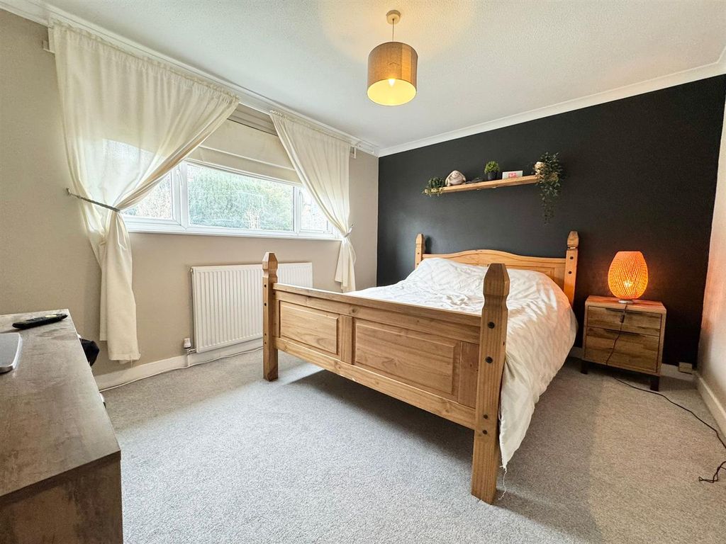 Property photo 2 of 13 Bedroom 1