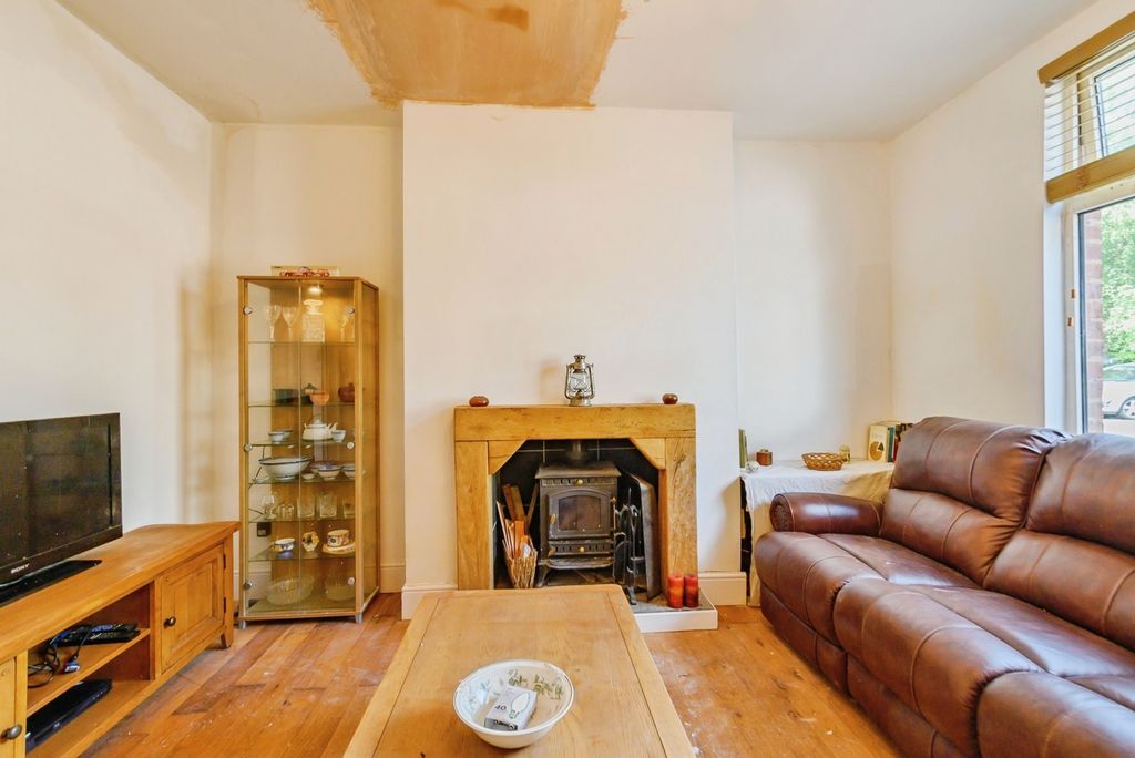 Property photo 3 of 17 Pbox-Img.Jpg