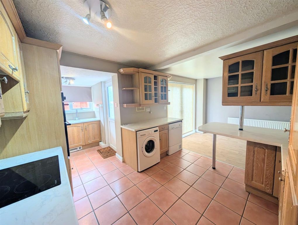 Property photo 2 of 11 Kitchen Diner