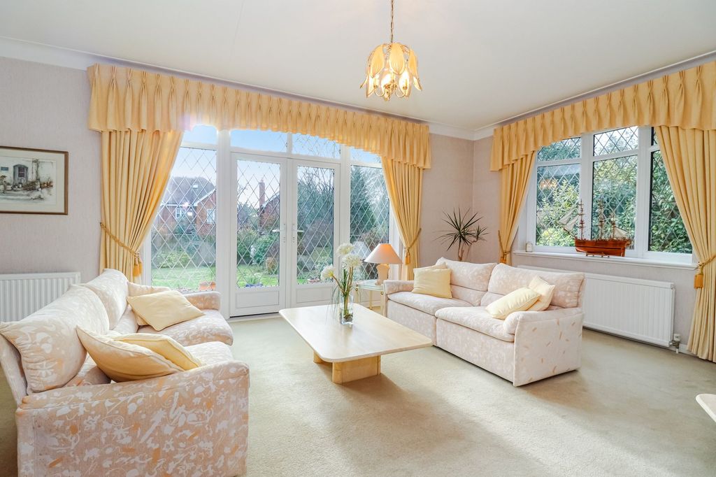 Property photo 2 of 26