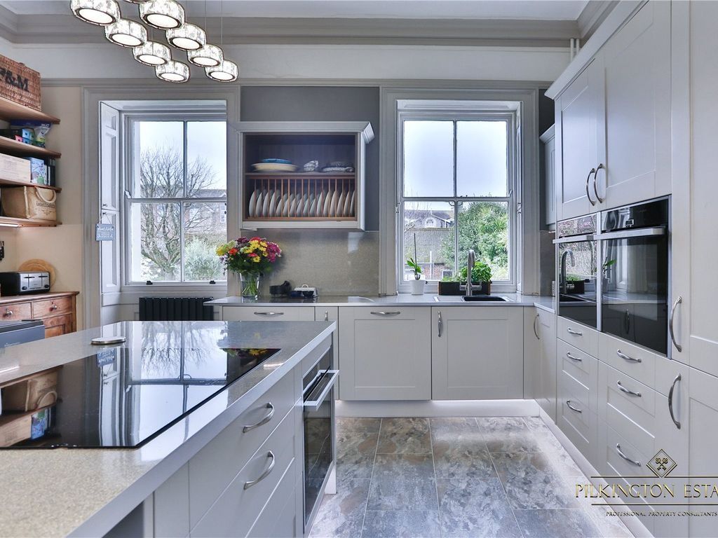 Property photo 2 of 24 4689232