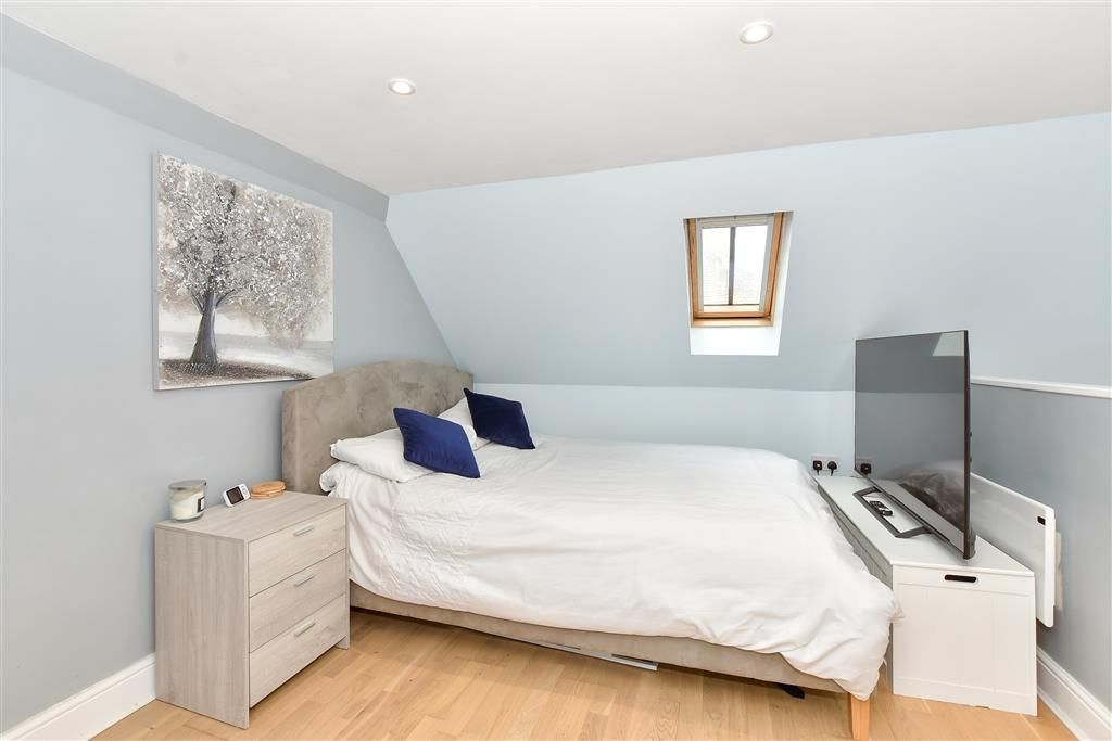 Property photo 1 of 6 Bedroom 1