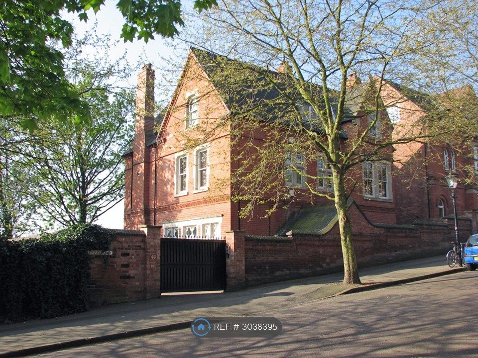 Property photo 1 of 17 43 Lenton Road Exterior