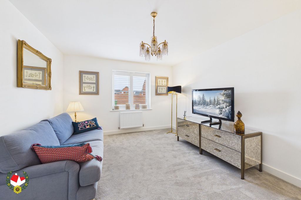 Property photo 2 of 12