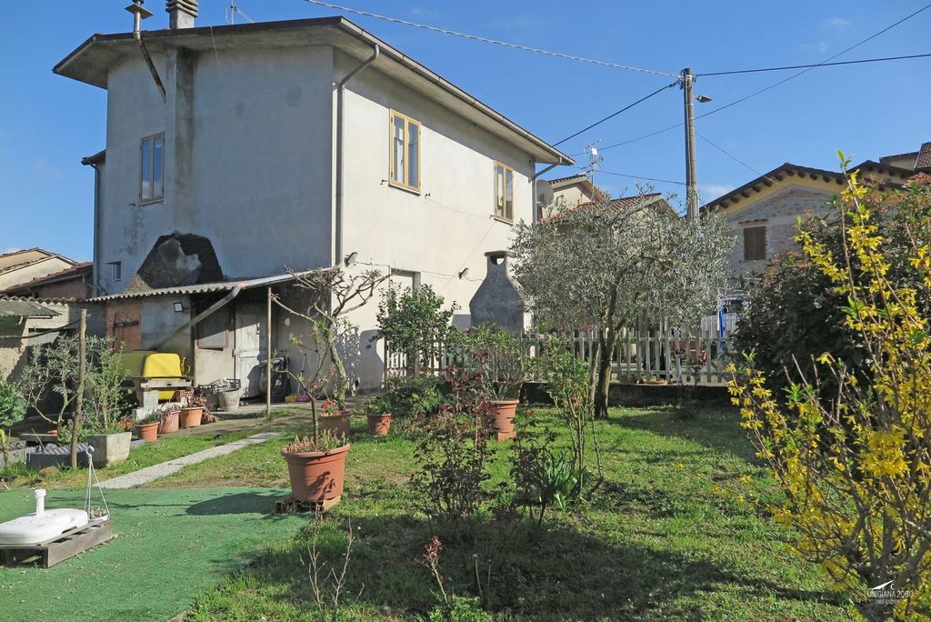 Property photo 2 of 31