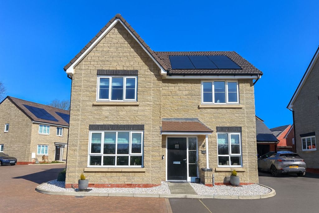 Property photo 1 of 27