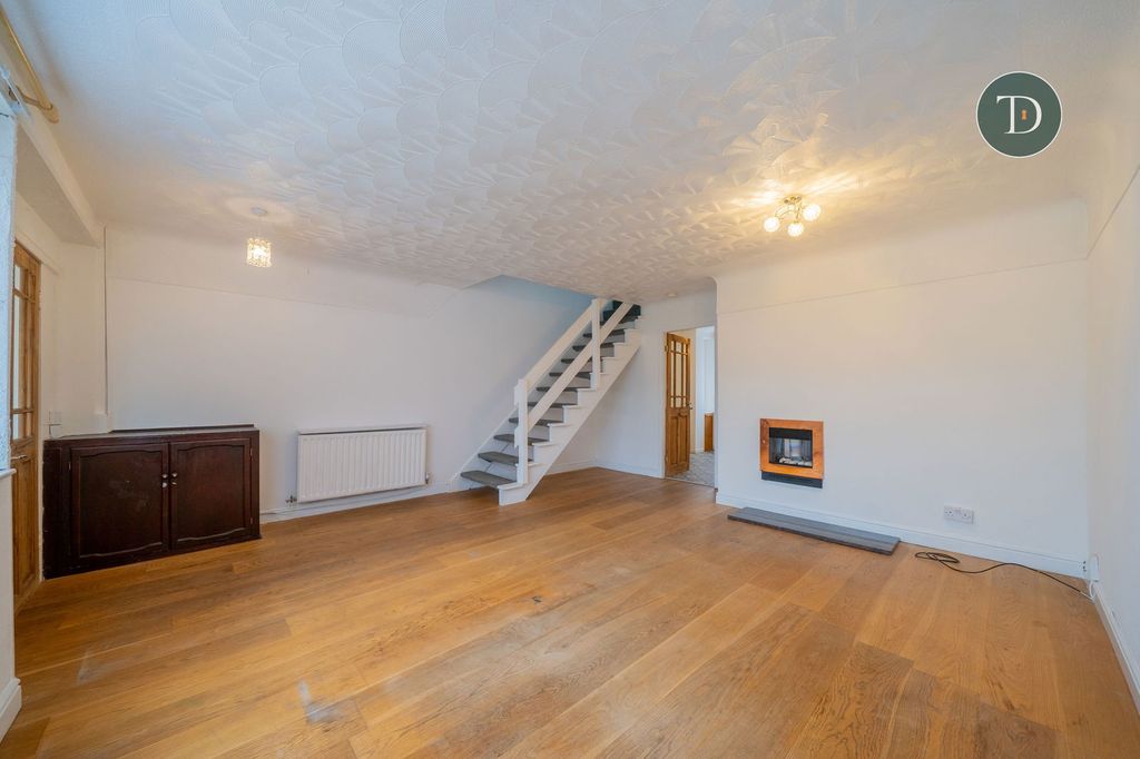 Property photo 3 of 25