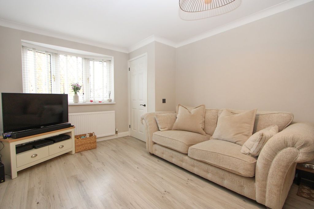 Property photo 3 of 26