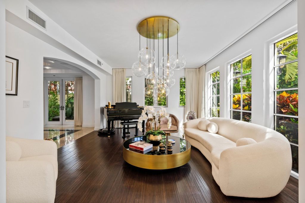 Property photo 3 of 10 <Alttext/>