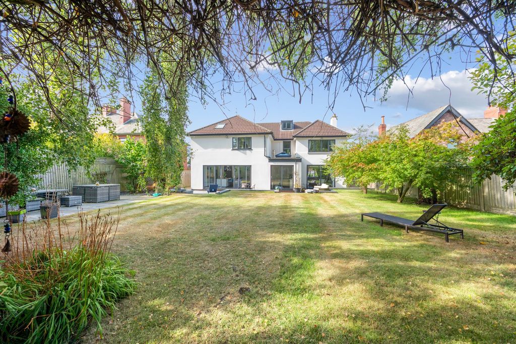 Property photo 2 of 62