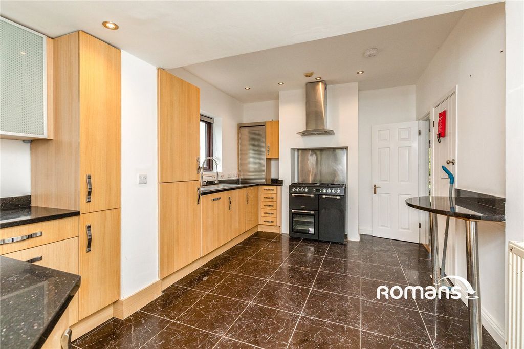 Property photo 2 of 11 Picture No. 02