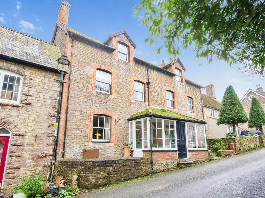 Property photo 1 of 17