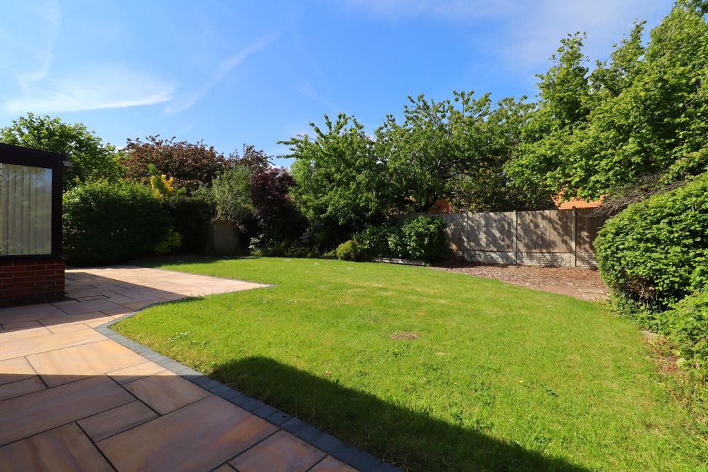 Property photo 2 of 47 Rear Garden
