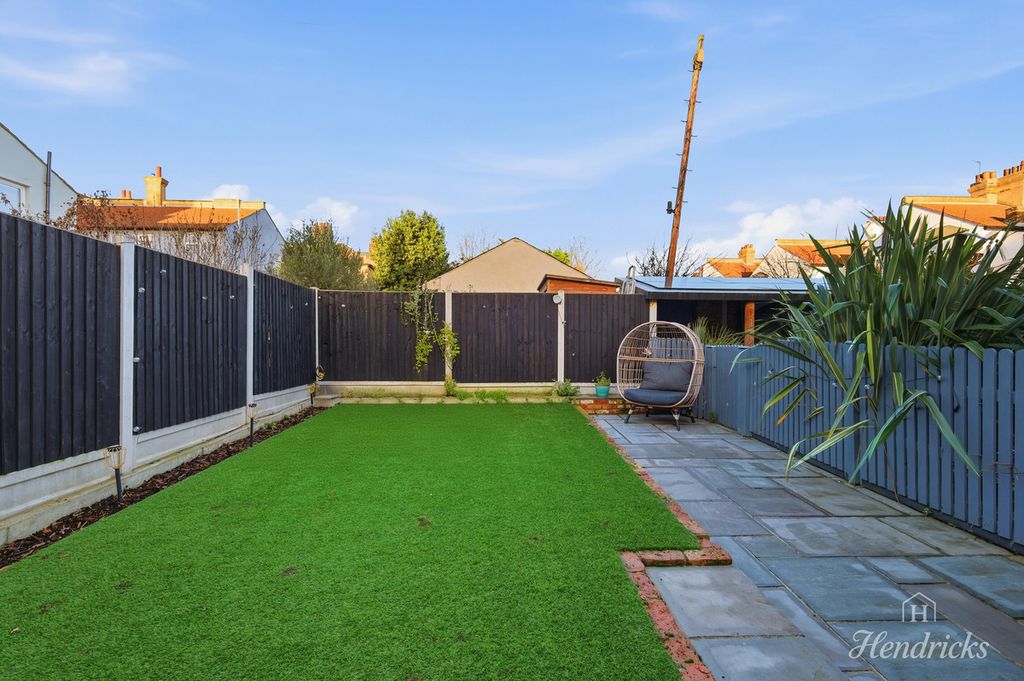 Property photo 3 of 23