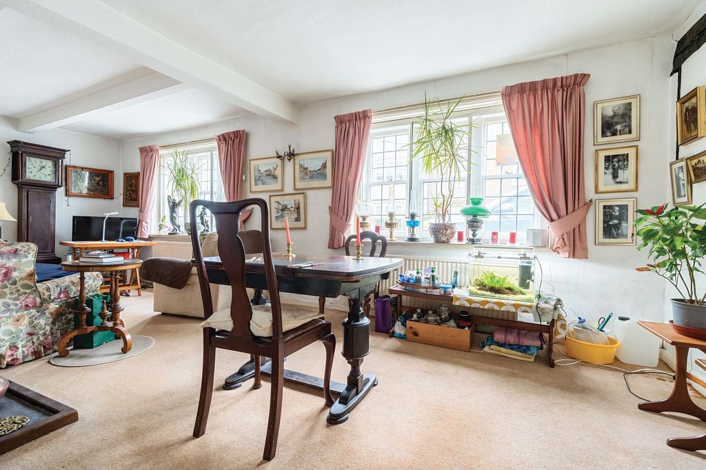 Property photo 3 of 12 Sitting Room
