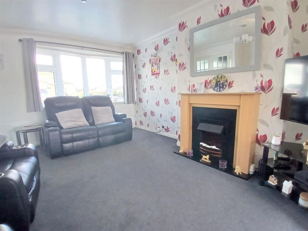 Property photo 3 of 31