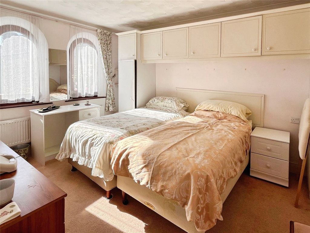 Property photo 3 of 14 Bedroom 1