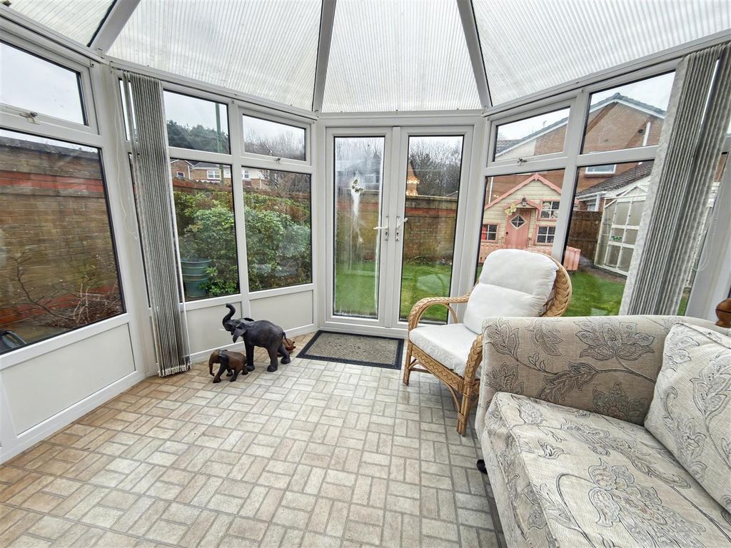 Property photo 3 of 14 Conservatory