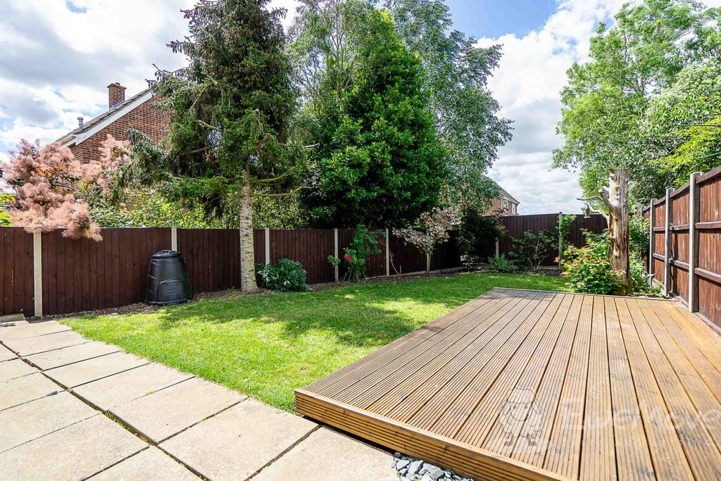 Property photo 3 of 10 Garden