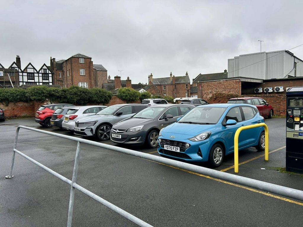 Property photo 2 of 12 3344Ff0c-B69E-4Efd-Aa01-Fec484B0d008.Jpeg