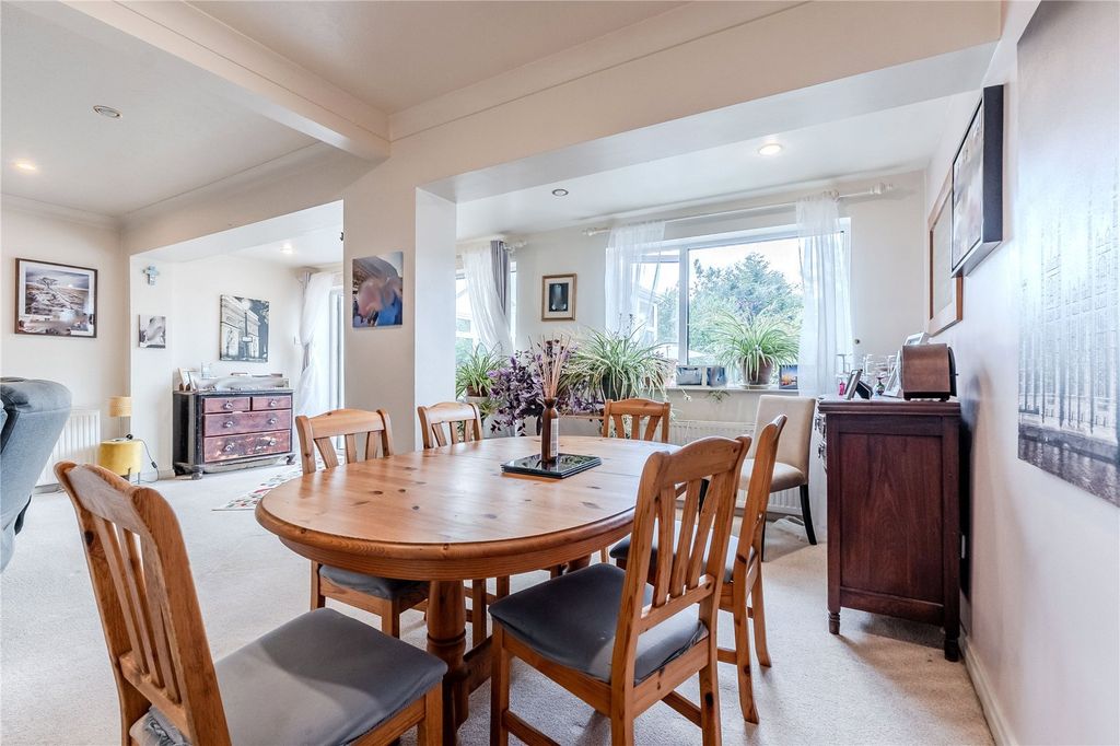 Property photo 3 of 21 Dining Area