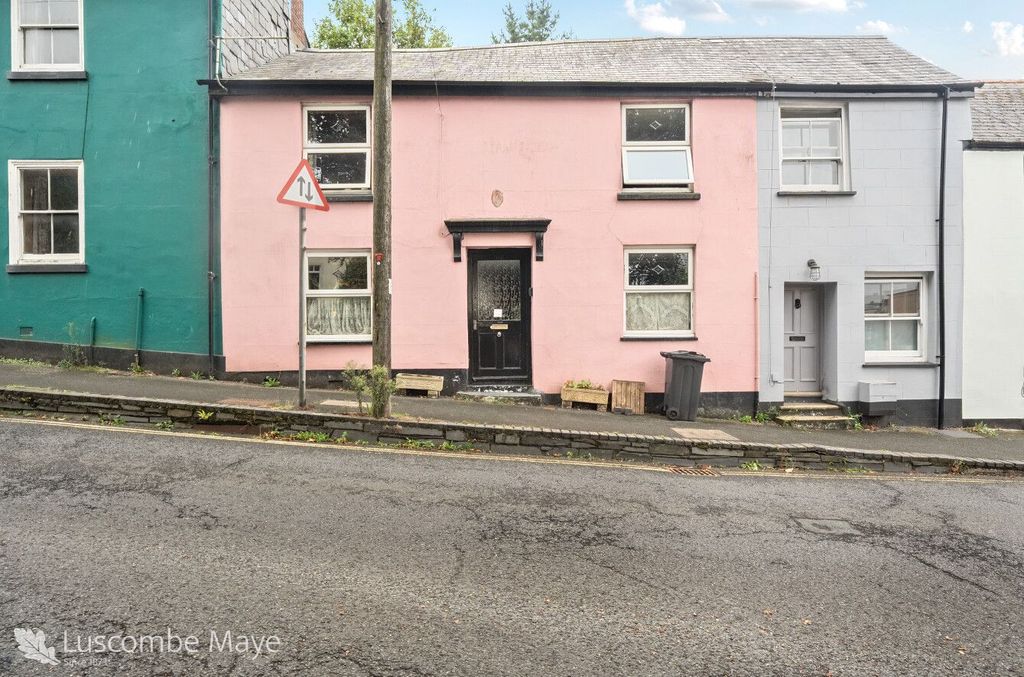 Property photo 1 of 18
