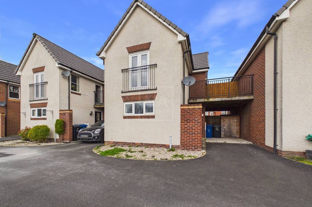 Property photo 1 of 13 Exterior