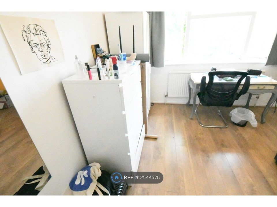 Property photo 2 of 8