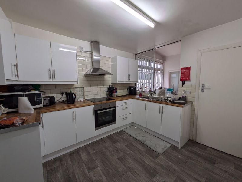 Property photo 1 of 11 Photo 3