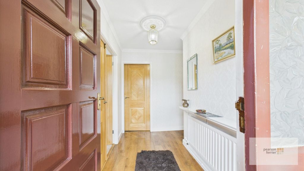 Property photo 2 of 17 Entrance