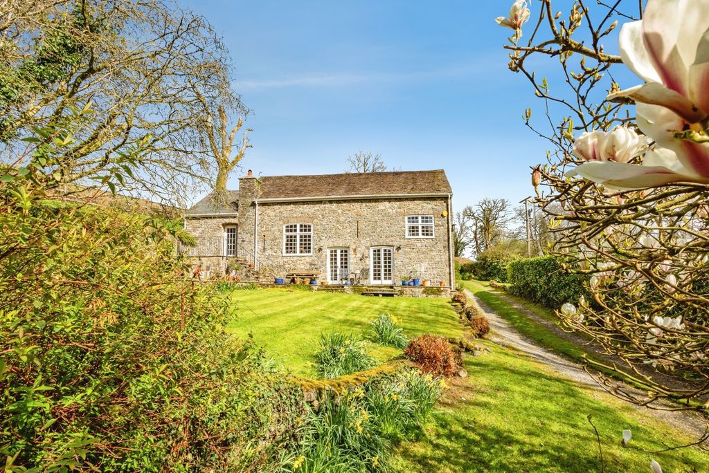 Property photo 1 of 20 Pbox-Img.Jpg