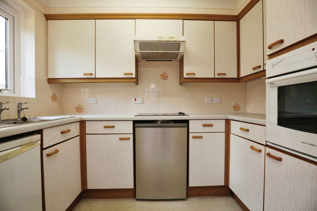 Property photo 3 of 17