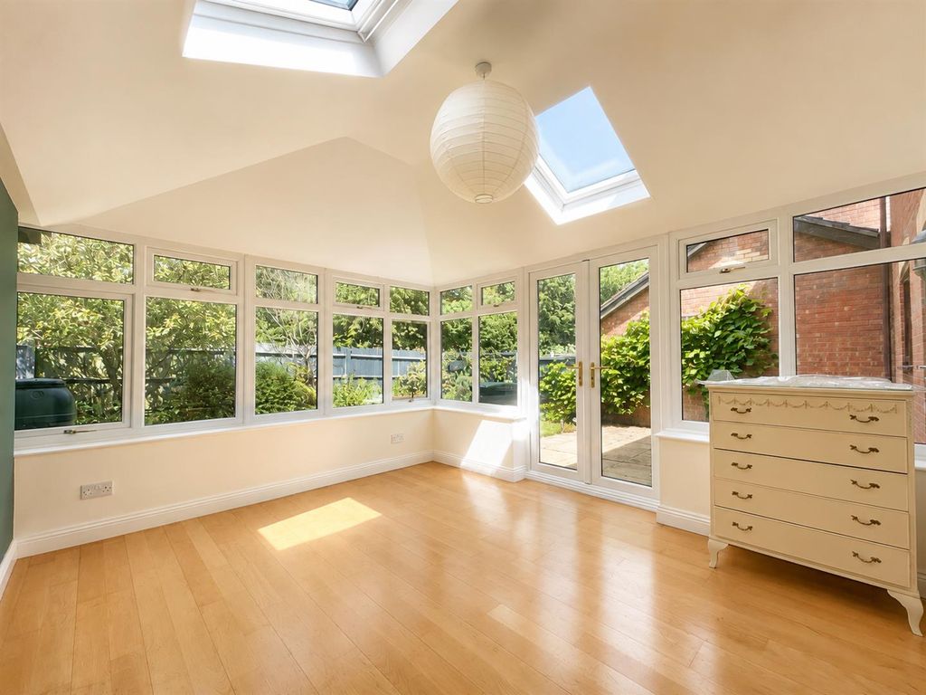 Property photo 2 of 18 5D6A27Be-Ca2B-4195-A966-76637C7553D3.Png