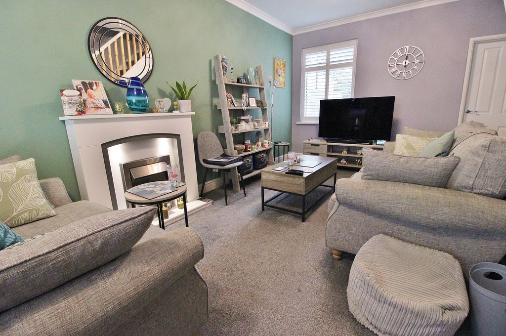 Property photo 3 of 17