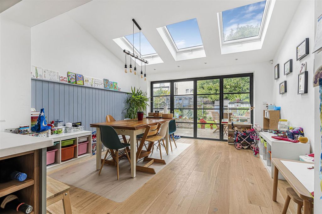 Property photo 3 of 20