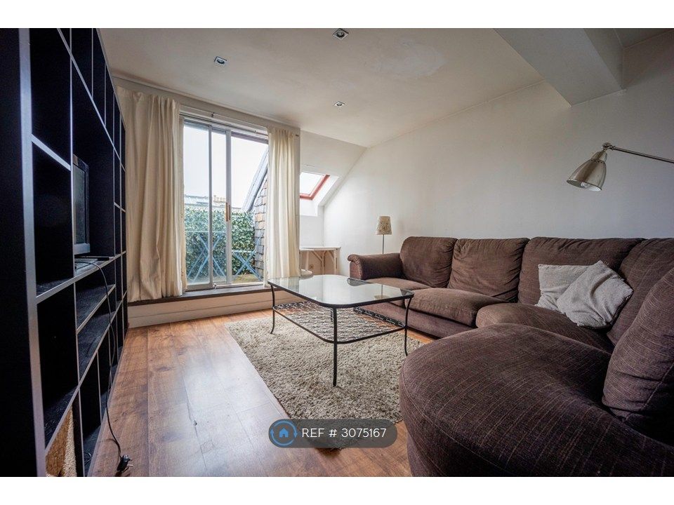Property photo 1 of 12 Sitting Room 1