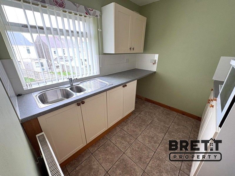 Property photo 2 of 7 Kitchen