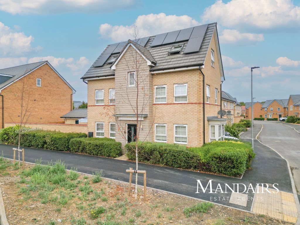Property photo 1 of 32