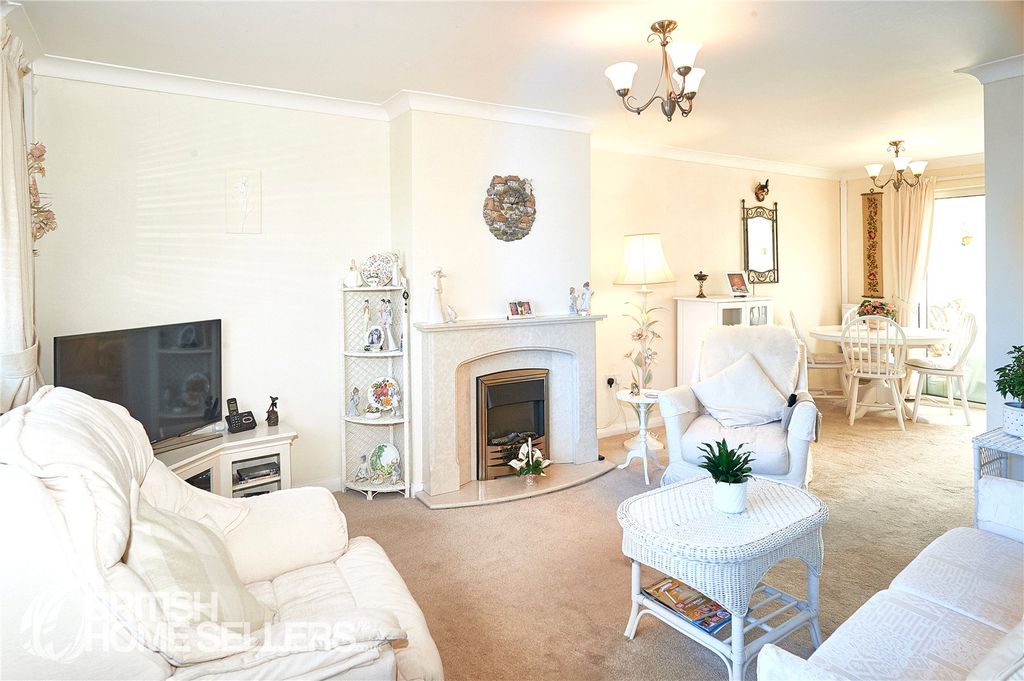 Property photo 3 of 13 Picture No. 12