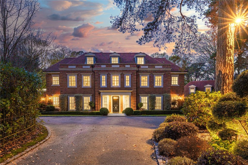 Property photo 1 of 20 Dusk Front Elevation