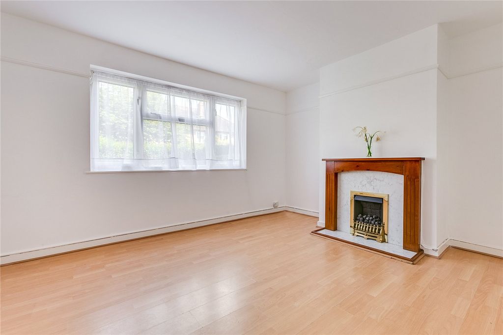 Property photo 2 of 7