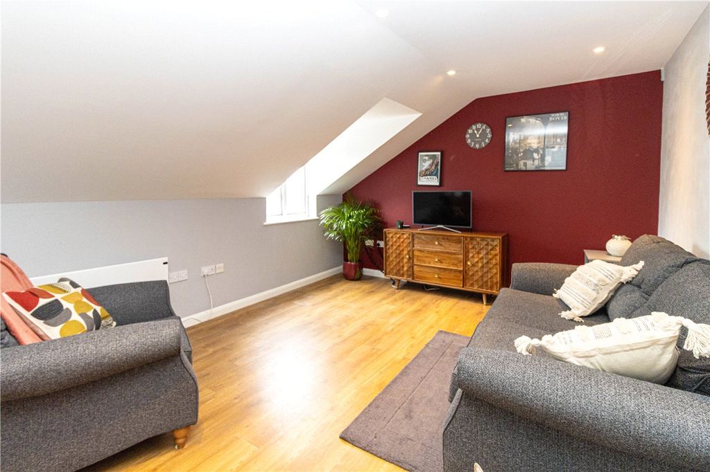 Property photo 1 of 12 Living Room