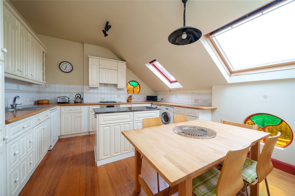 Property photo 3 of 12 Picture No. 15