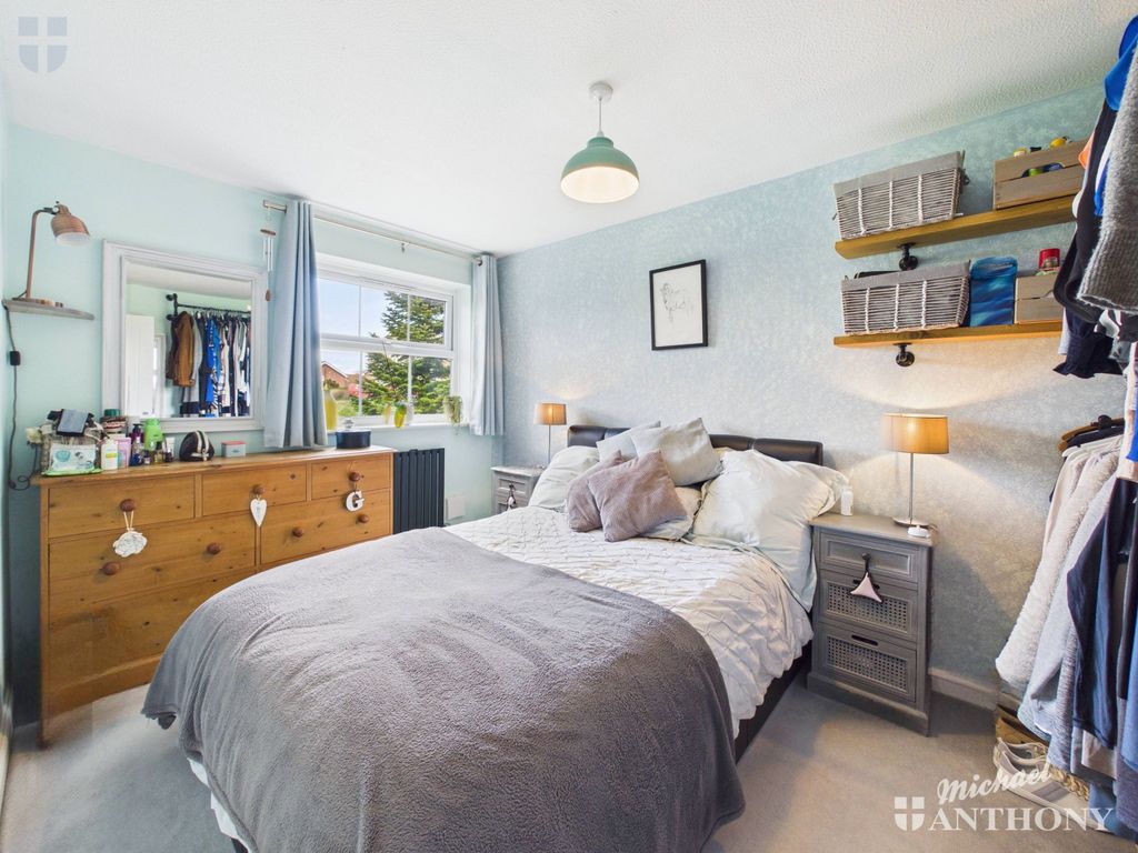 Property photo 3 of 10 Cam03852G0-Pr0612-Still001