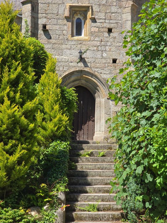 Property photo 3 of 52