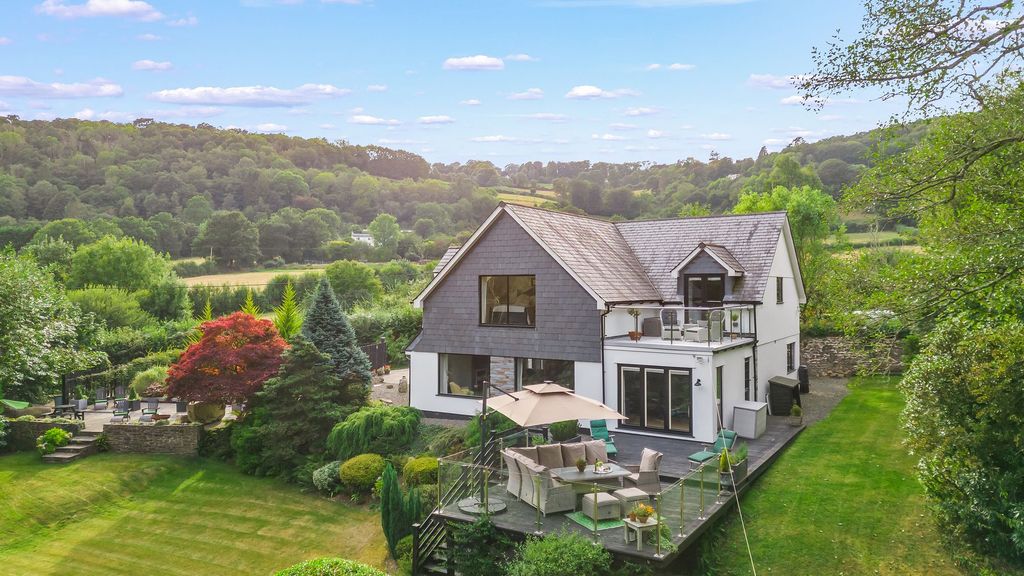 4 bed detached house for saleBealswood Road, Gunnislake PL18
