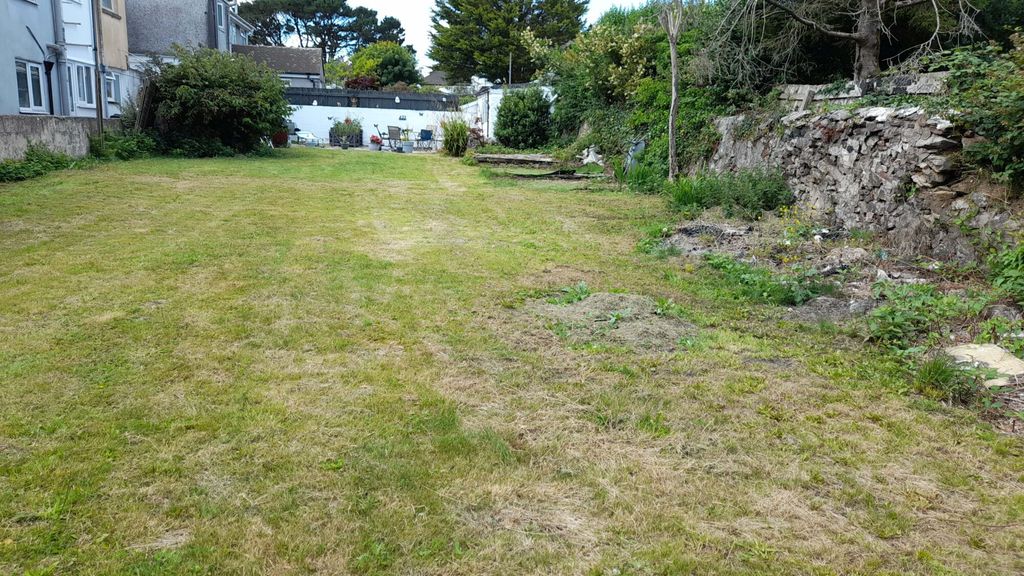 Property photo 2 of 14