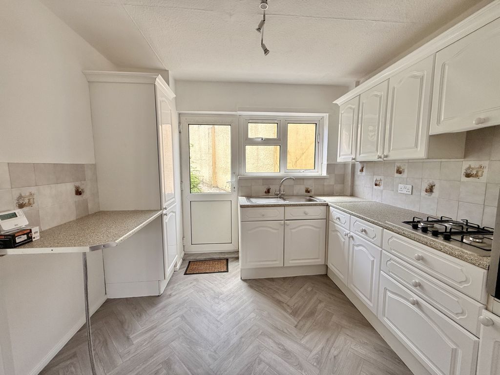 Property photo 2 of 13 Photo 12