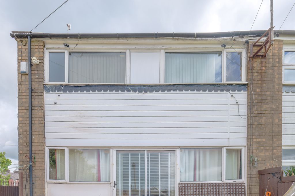 Property photo 1 of 32